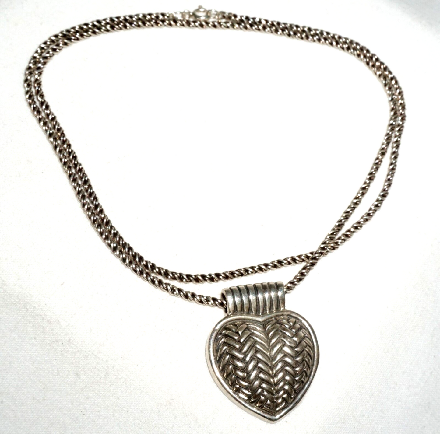 Vintage Sterling Silver Twisted Rope Design Necklace w. Heart Pendant (---)