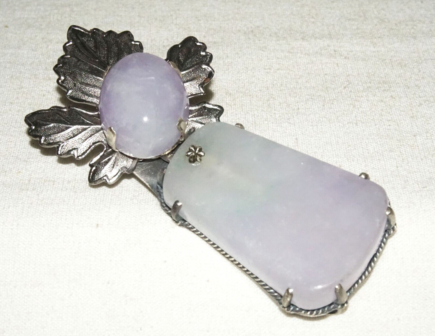 Vintage Chinese Fashion Brooch Pendant w. 2x Lavender Jade Accents (LeP)