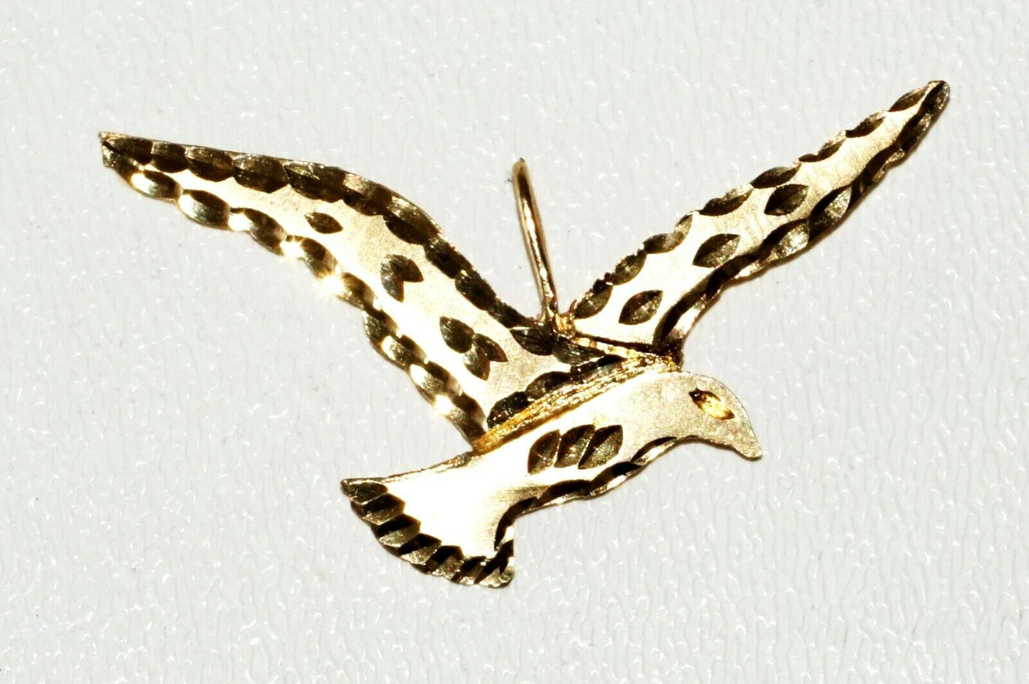 Vintage 14k Yellow Gold Flying Bird Motif Pendant (SaR)134