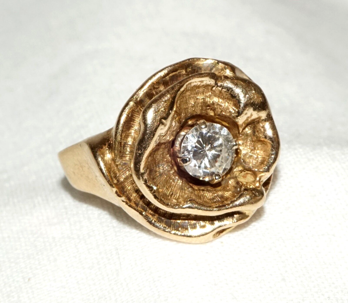 Vintage 14k Yellow Gold Rose Motif Ring Sz.5 w. 1x Diamond 1/2 ct. (KoM)