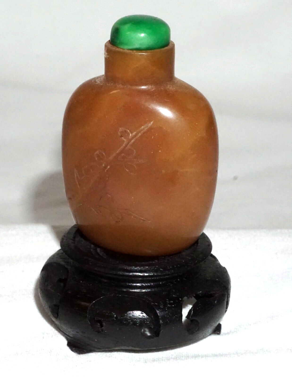 Vtg Chinese Agate Carved Snuff Bottle w. Floral & Bamboo Motifs & Stand (LLA) IC