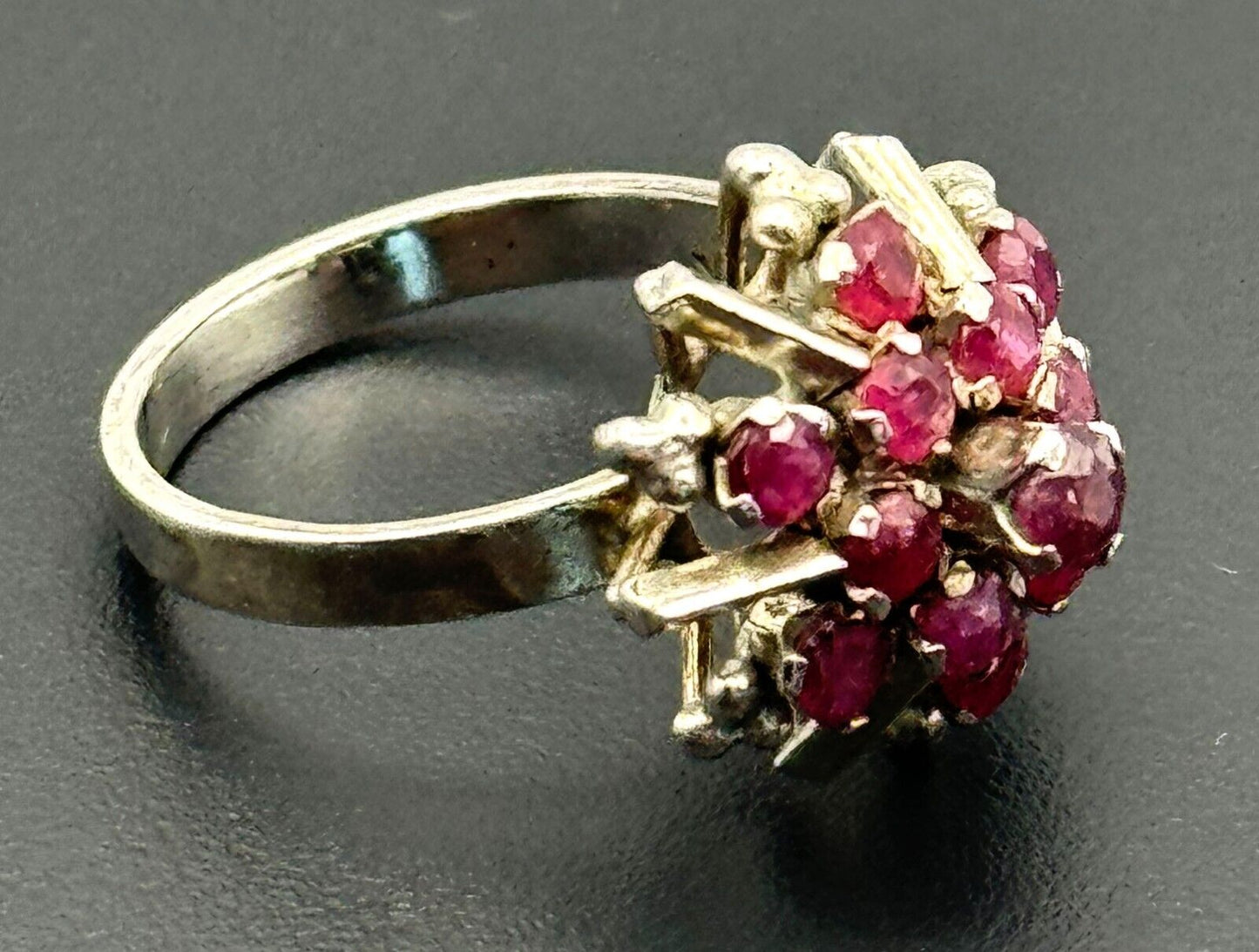 Vintage 14k White Gold Ring w Prong Set Ruby Starburst Sz. 6 (NeW)