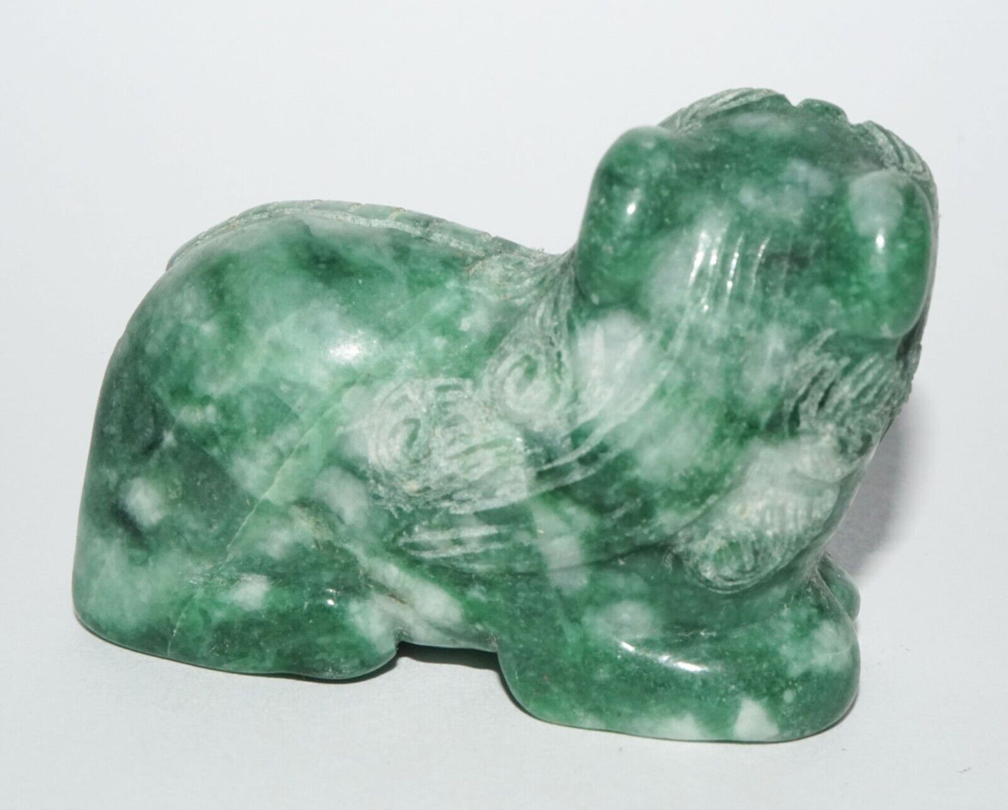 Vintage Chinese Jadeite Jade Carved Snuff Bottle w. Resting Foo Dog (LeS) G12