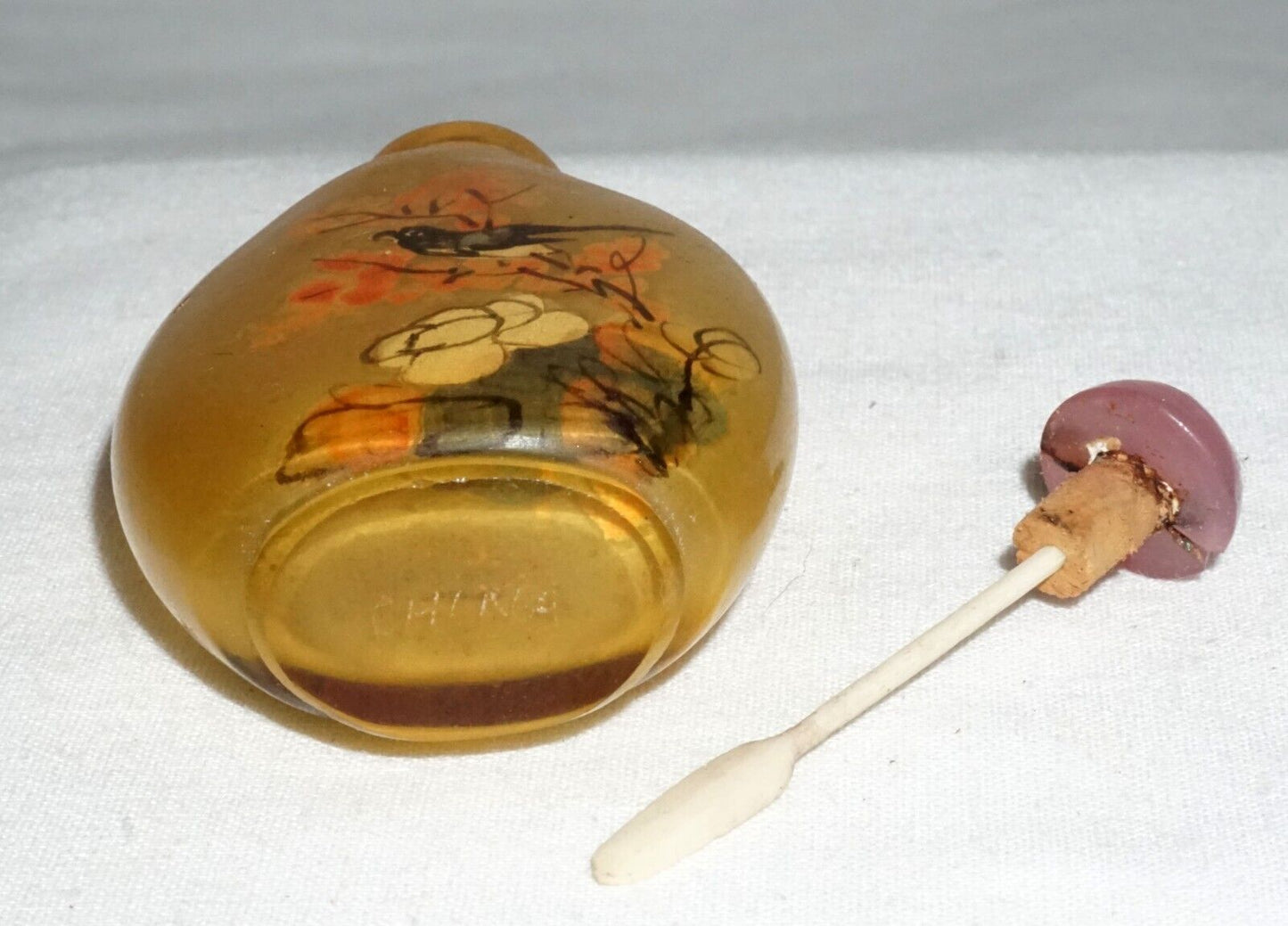 Vtg Chinese Reverse Painted Glass Snuff Bottle w Birds & Insects Motif (LLA) IC