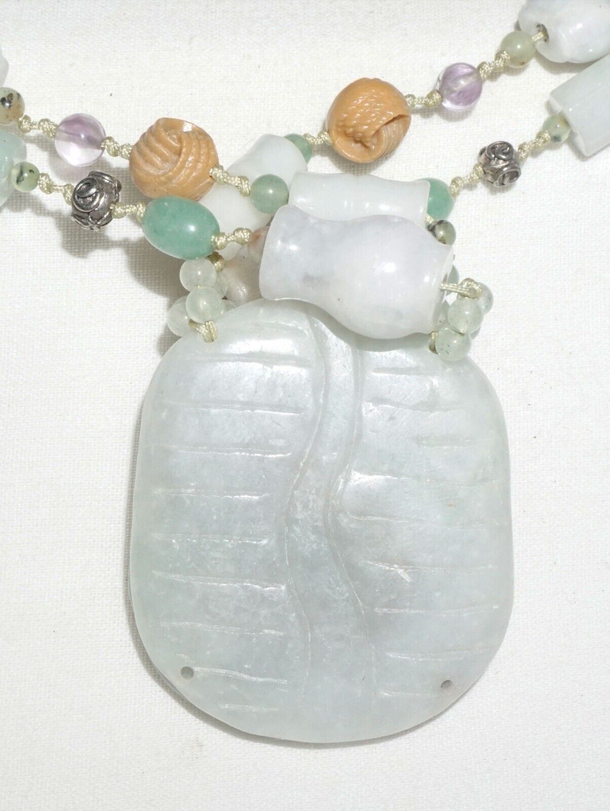 Vintage Chinese Jadeite Jade & Hard-stone Bead Necklace w. Jade Pendant (---)