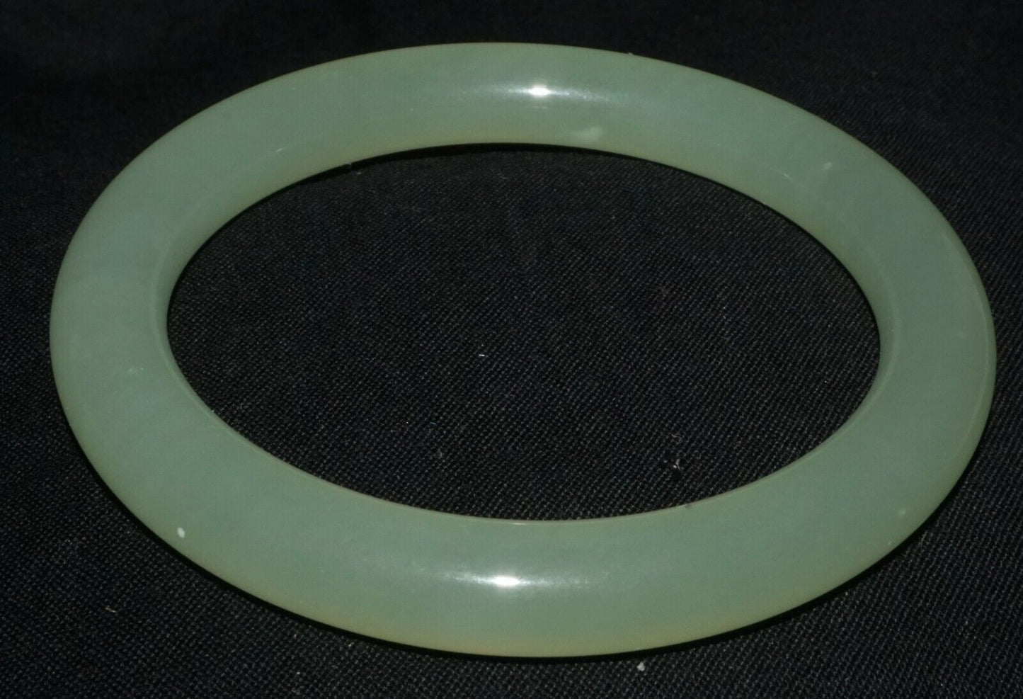 Vintage Chinese Semi Translucent Green Soapstone Bangle Bracelet (LeS) B56