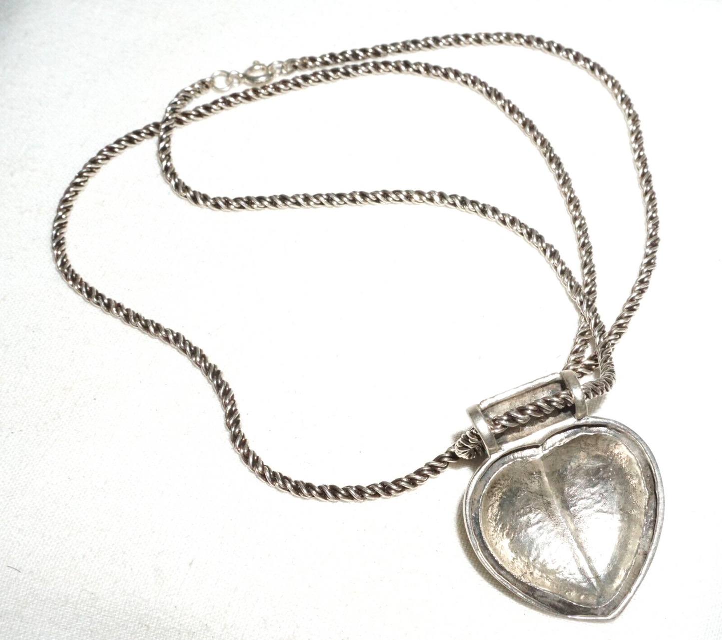 Vintage Sterling Silver Twisted Rope Design Necklace w. Heart Pendant (---)