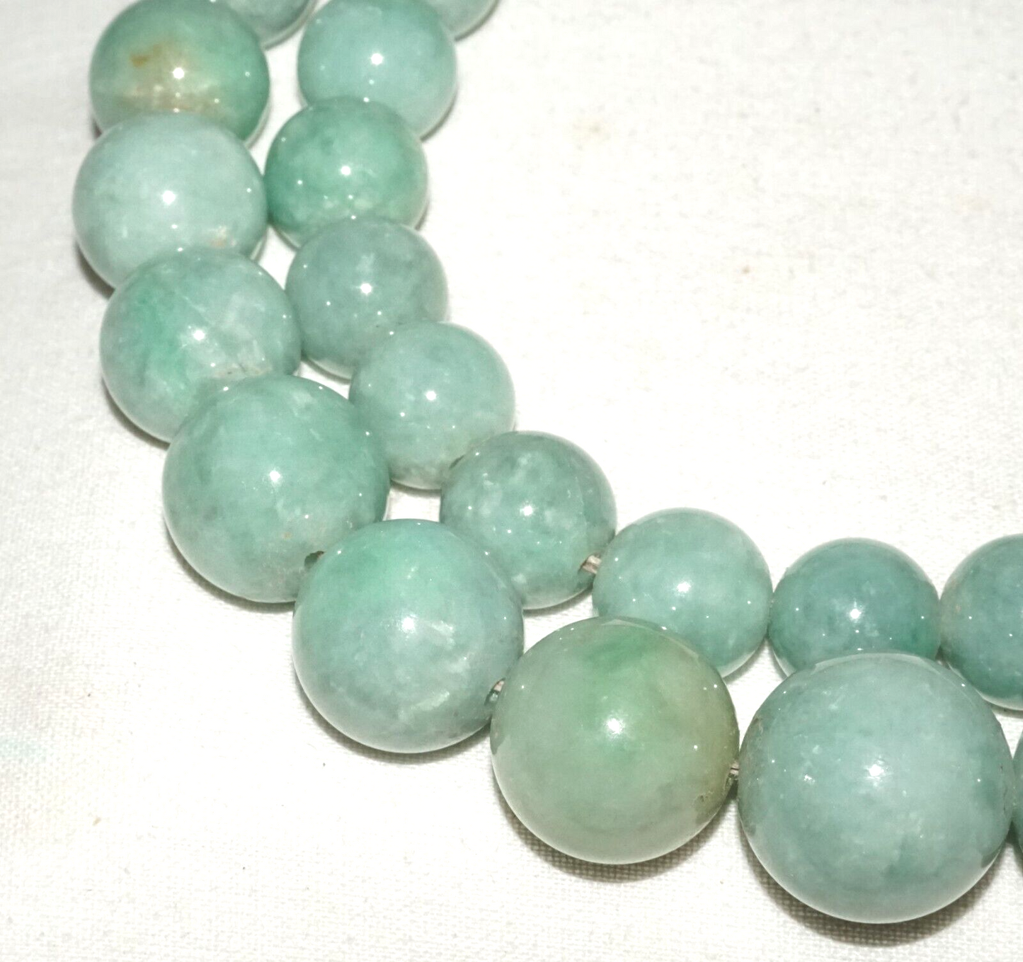 Vintage Chinese Mottled Green Jadeite Jade Graduated Bead Necklace 30" (InS)#L2