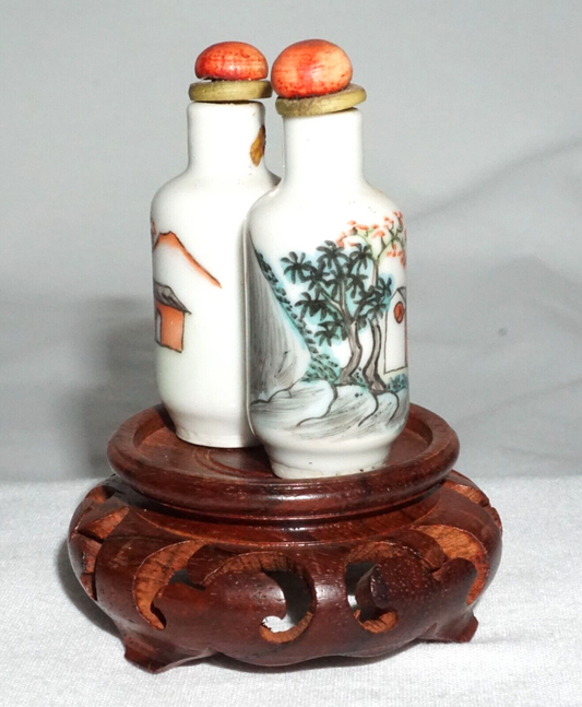 Antique Chinese Porcelain Snuff Bottle w. Landscape & Marks on Base (LLA) IC