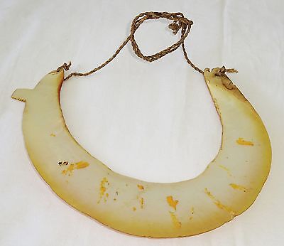 New Guinea Ceremonial Fish Hook Pendant w. Natural Fiber Necklace (Dil)