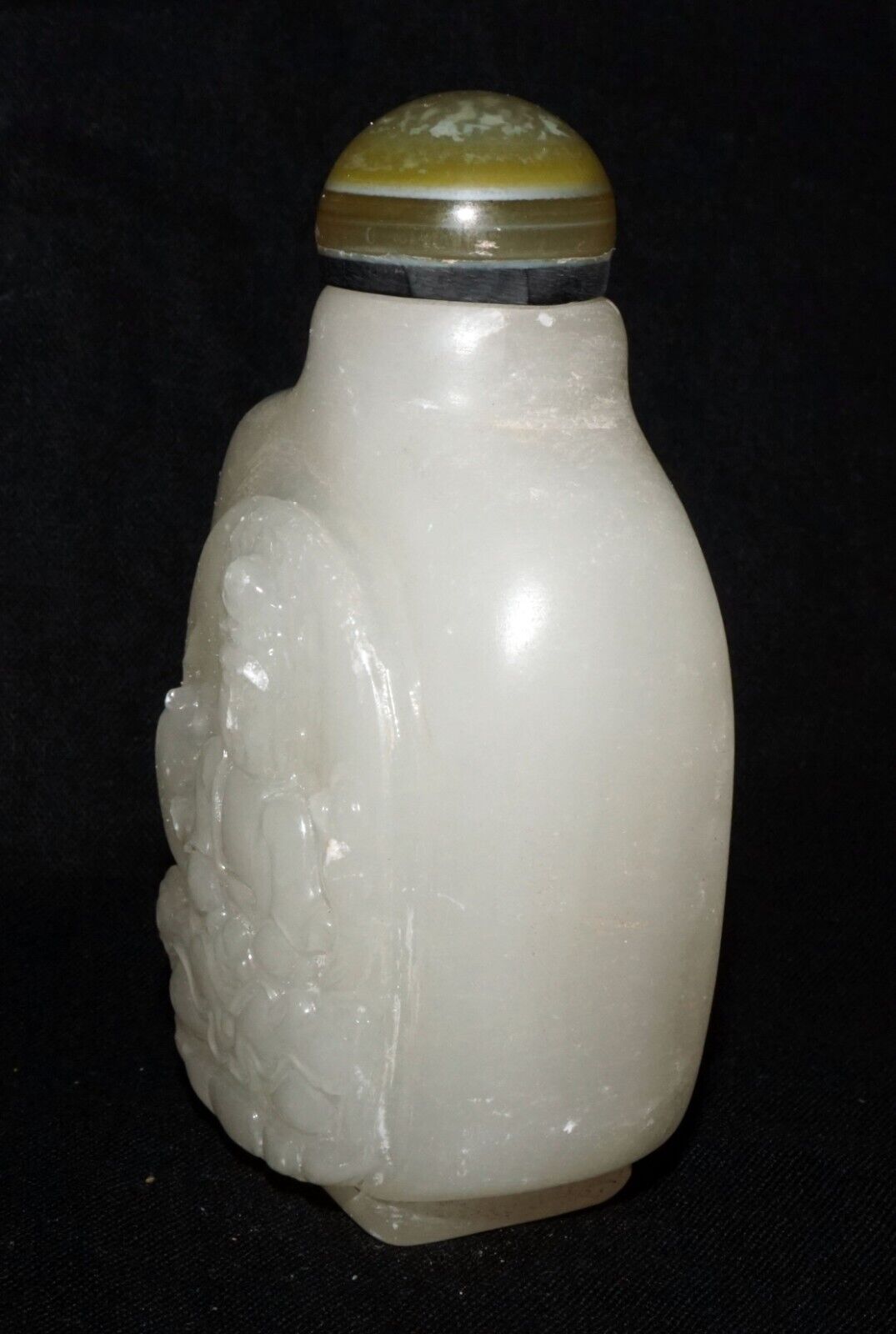 Vintage Chinese Glass Carved Snuff Bottle w. Seated Buddha Motif (LeS) G11