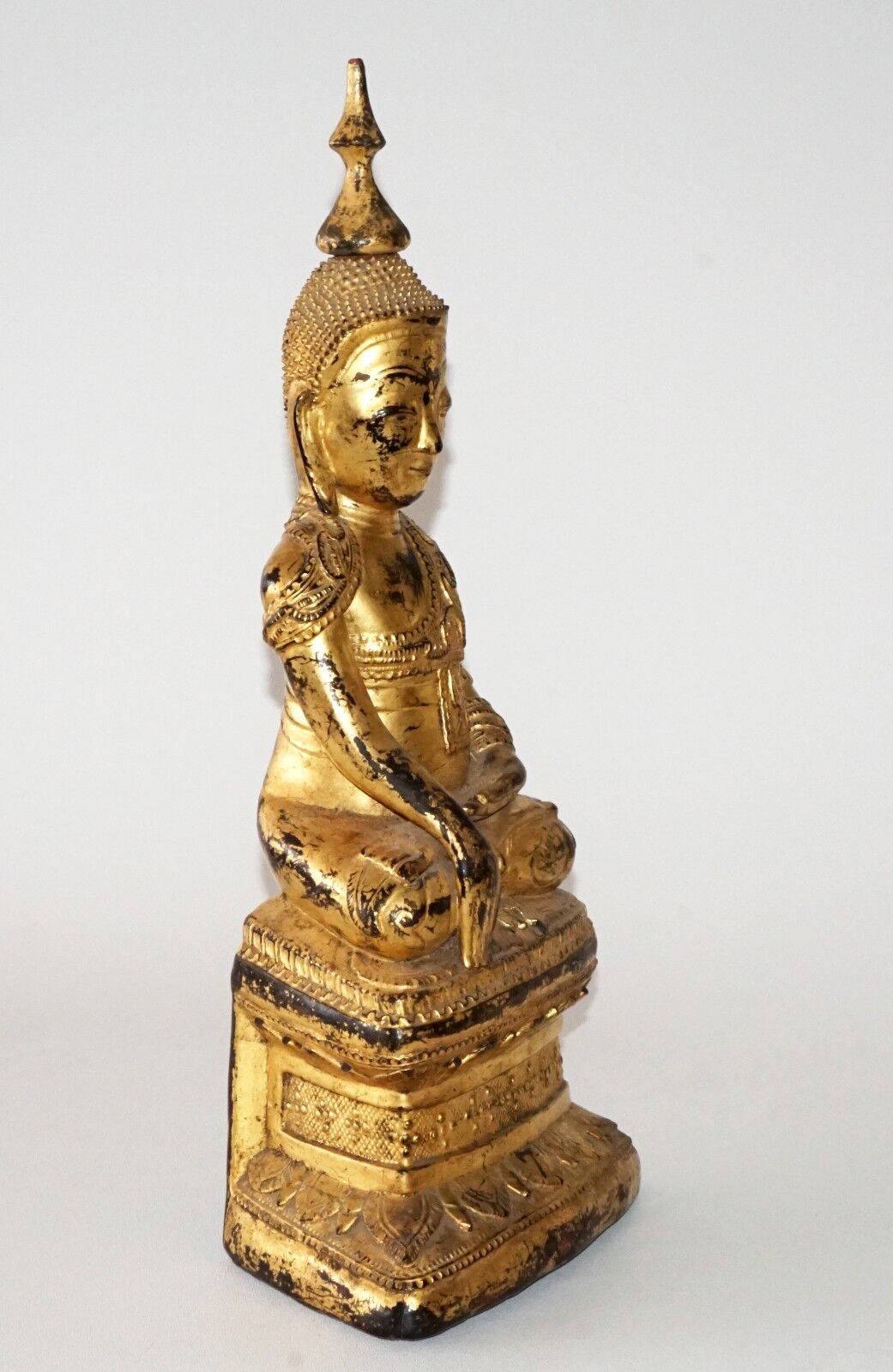 19C Shan State Gilt Lacquer Wooden Nicely Carved Seated Buddha Sculpture (Kas)