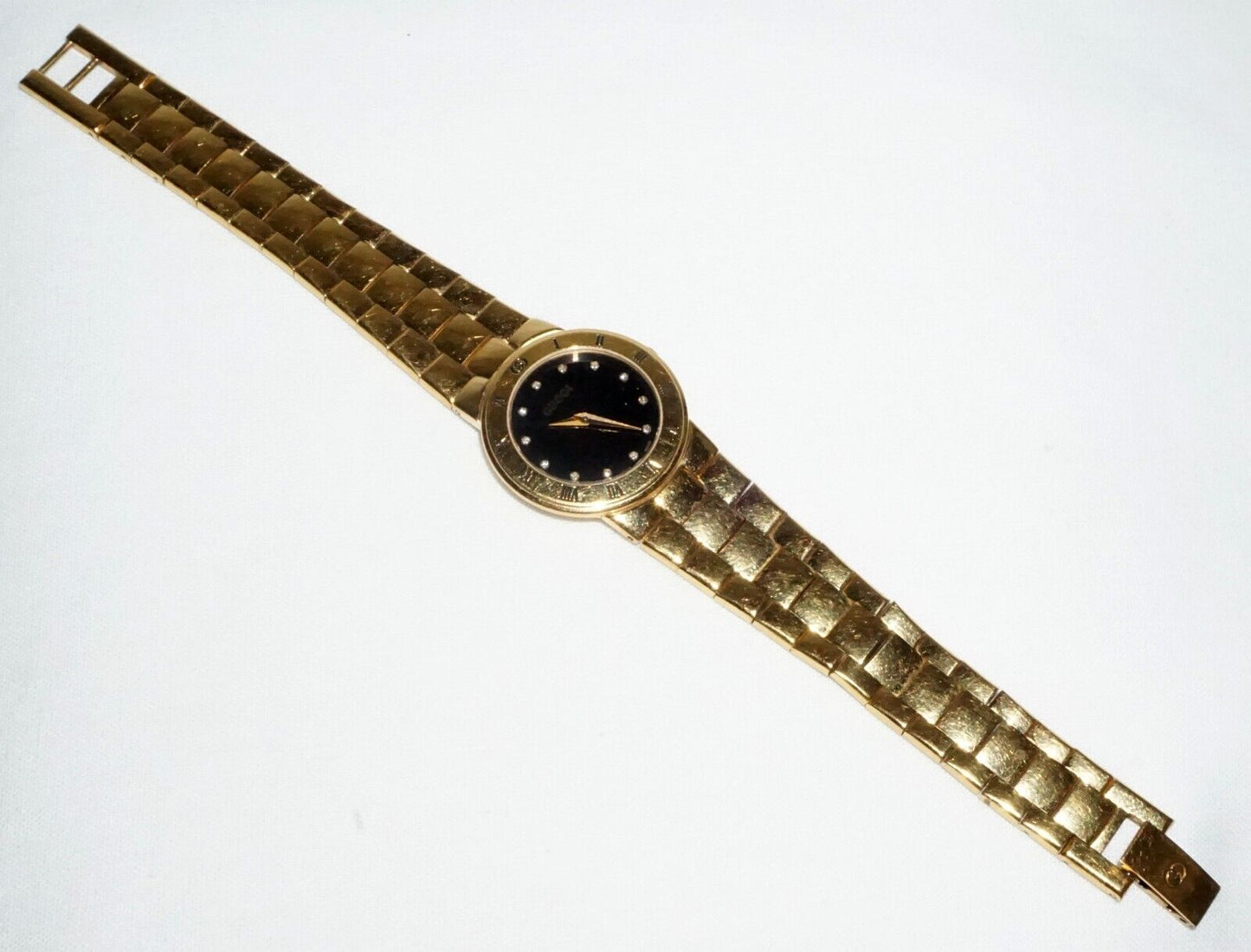 Swiss Made Gold Plated Diamond Dial 3300.2.L Women's Wristwatch 25MM Gucci (SaR)