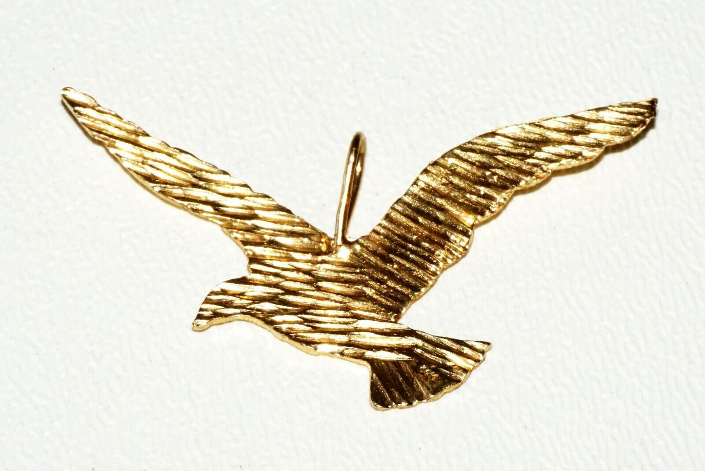 Vintage 14k Yellow Gold Flying Bird Motif Pendant (SaR)134