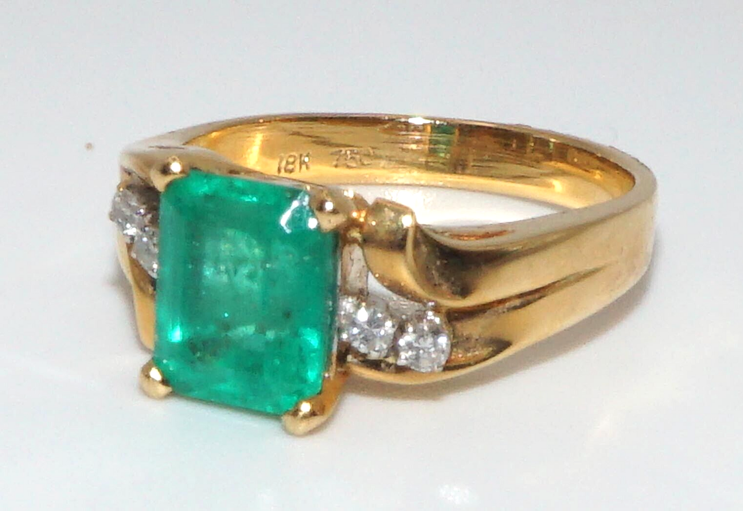 Vintage 18k Yellow Gold Prong Set Emerald & Diamond Ring Sz. 7.25 (ArS)