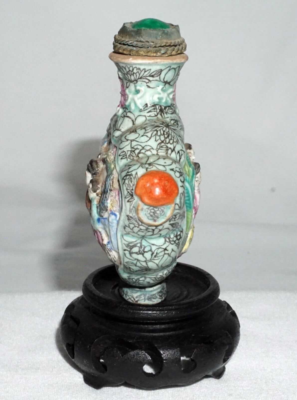 Antique Chinese Relief Snuff Bottle w. Figures Garden Motif Qianlong (LLA) IC