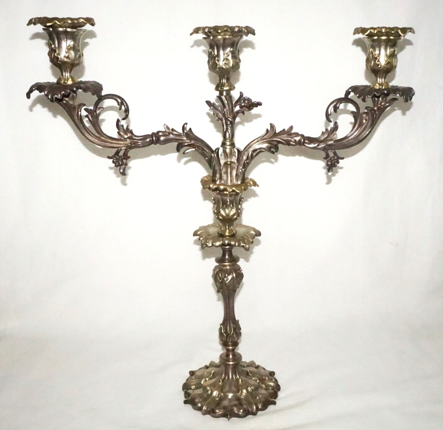 Pair US Silver Plated Heavy Candelabra w. Acanthus Leaves Motif unsigned (UVi)