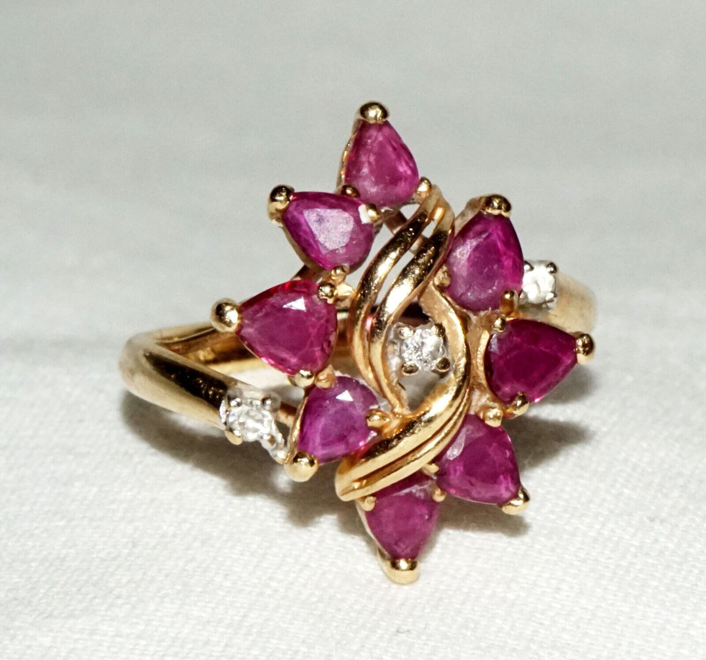 Vintage 14k Yellow Gold Ring Sz.7.25 w. 8x Rubies & 3x Diamonds (WoJ)