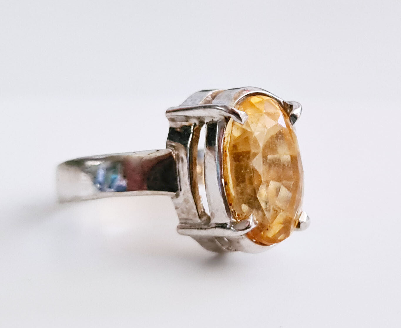 Vintage 14k White Gold Ring Sz. 6.5 w. 1x Oval Facetted Citrine 4.5ct. (FeO) #45