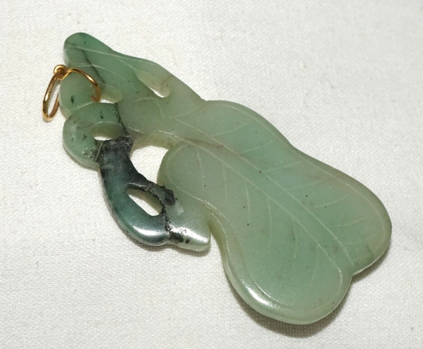 Vintage Chinese Green Jade Leaf Motif Pendant w. 14k Y. Gold Bail (LeS)L20