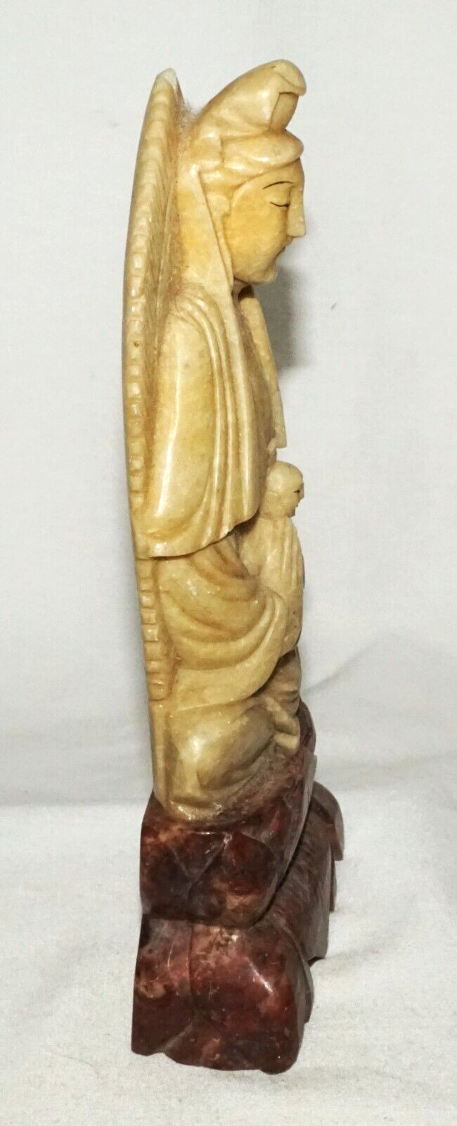 Vintage Chinese Soapstone Carved Buddha on a Lotus Base Sculpture (AHB)