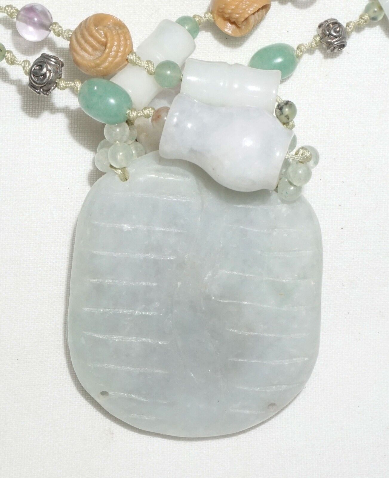 Vintage Chinese Jadeite Jade & Hard-stone Bead Necklace w. Jade Pendant (---)