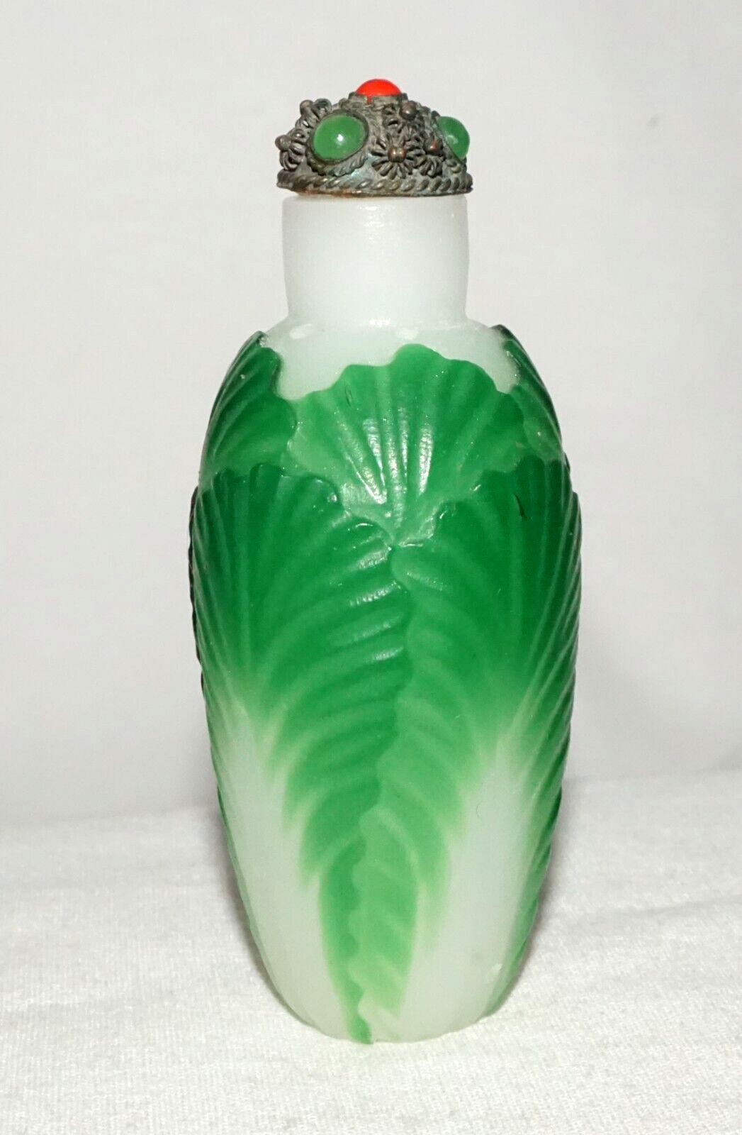 Vintage Chinese Green on White Overlay Glass Snuff Bottle w. Cabbage Motif (FeH)