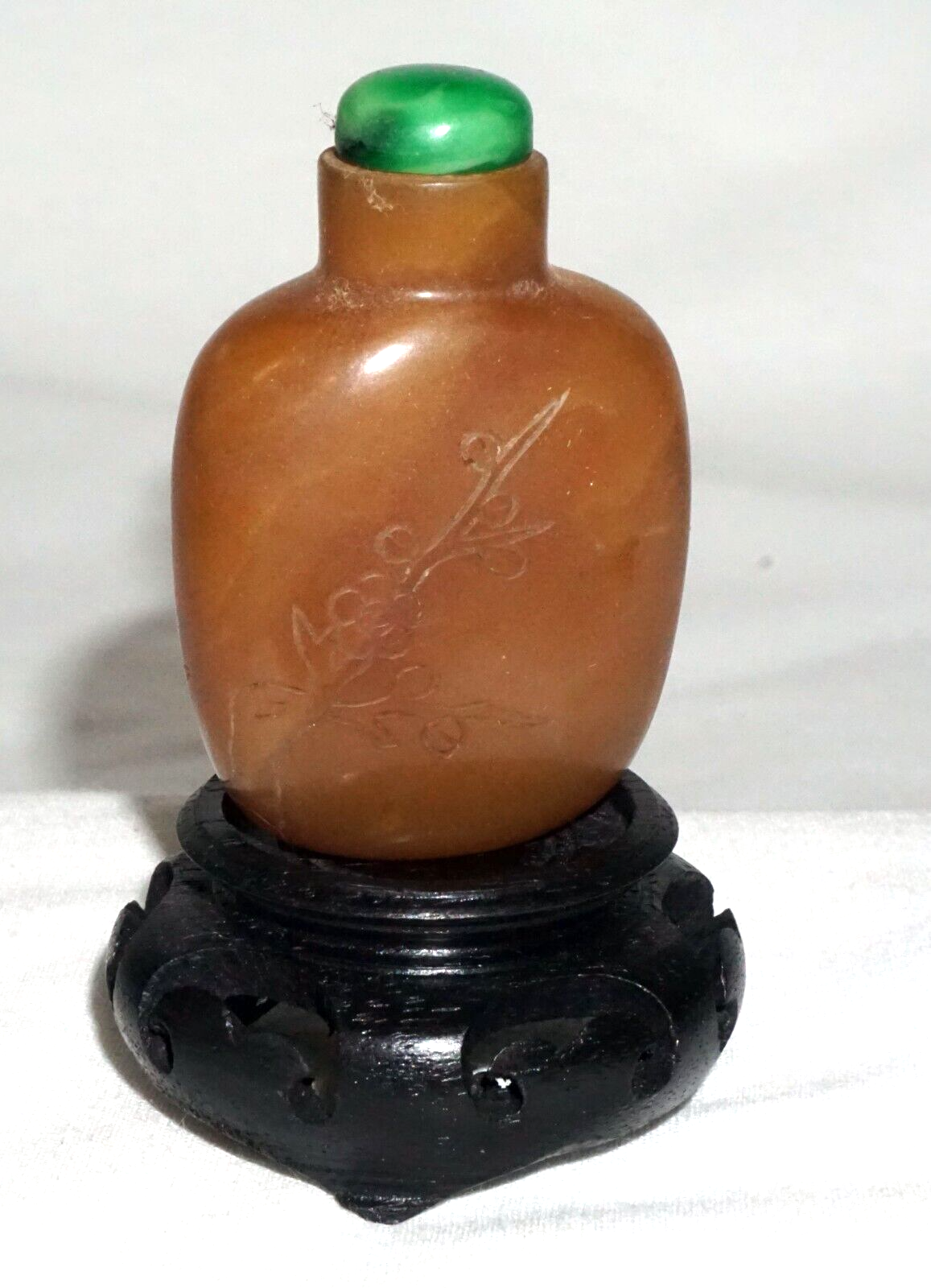 Vtg Chinese Agate Carved Snuff Bottle w. Floral & Bamboo Motifs & Stand (LLA) IC