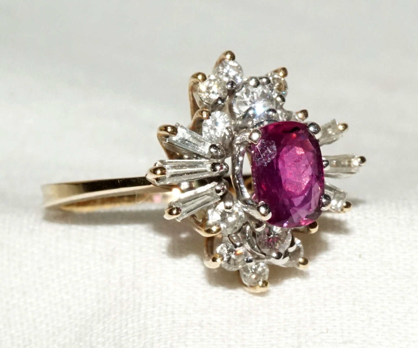 Vintage 14k Yellow Gold Ring Sz.6 1x Ruby & 18x Round & Baguette Diamonds (FeD)