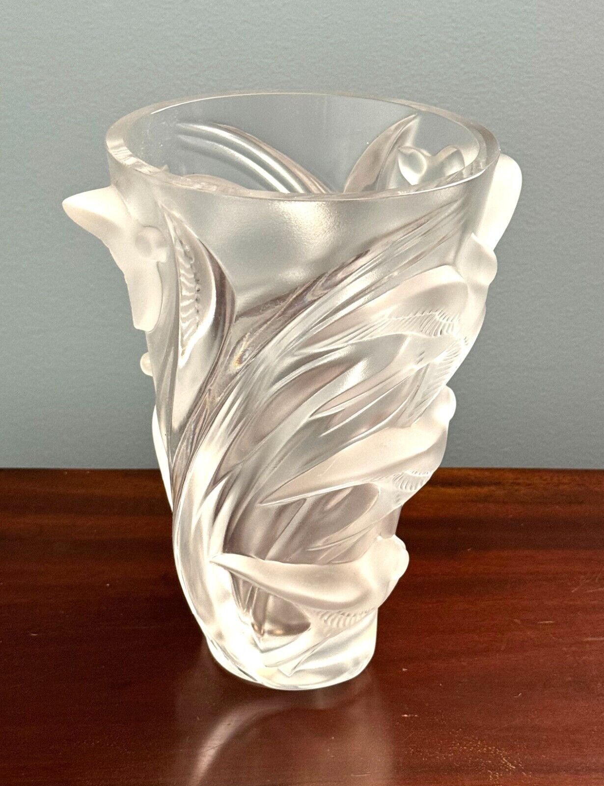 Vintage French Lalique Crystal "MARTINETS" Sparrow Vase (AHB)