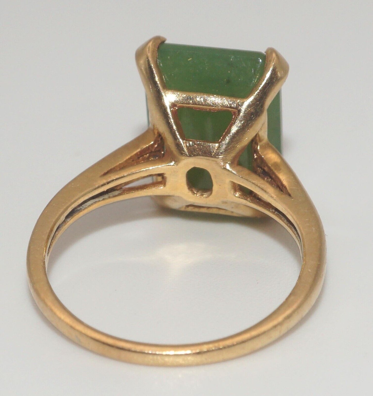 14k Yellow Gold Minimalist Ring Sz. 5 1/2 w Jadeite (LeD)