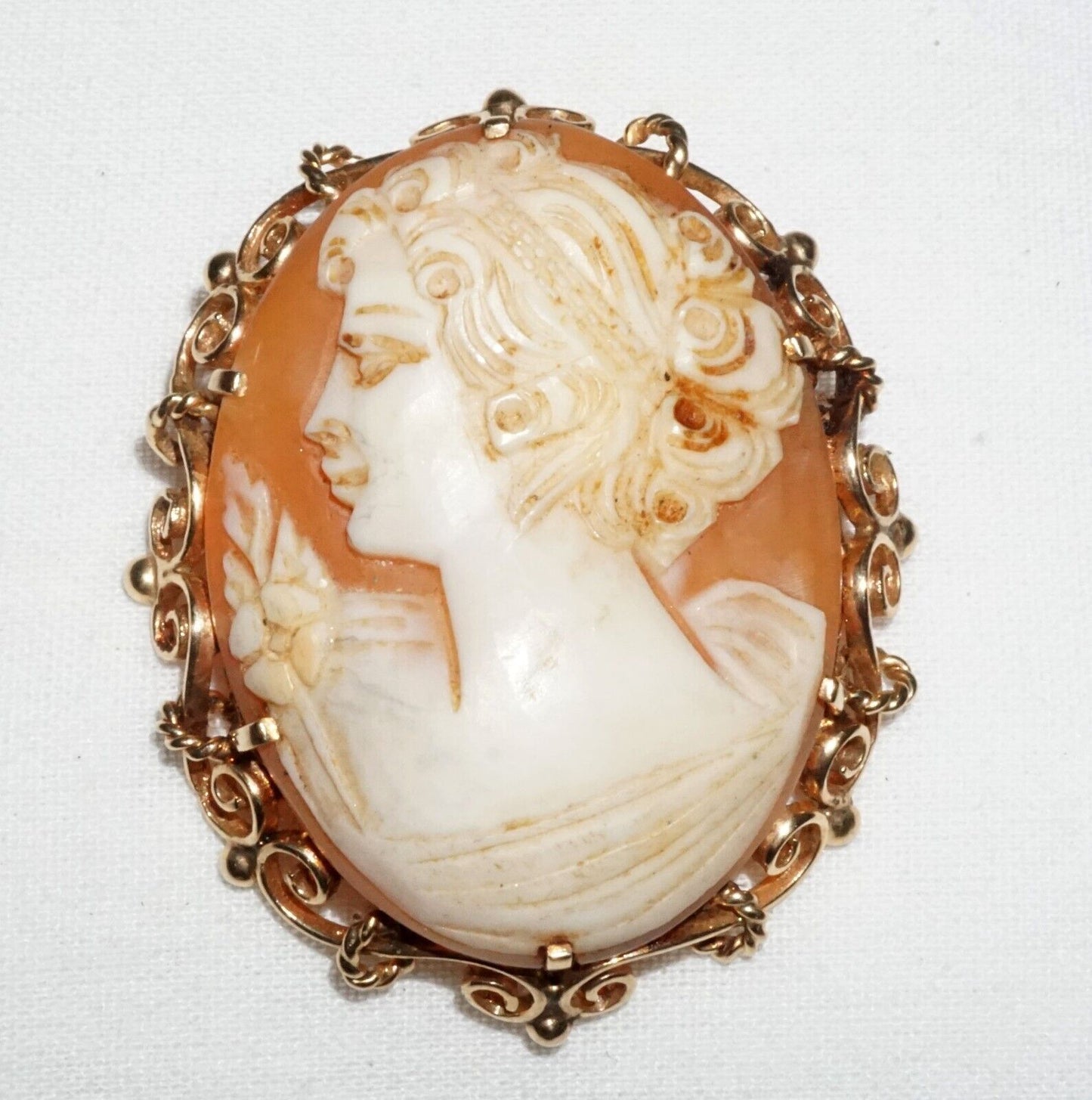 Vintage Yellow Gold Scroll Motif Shell Cameo w. Woman's Bust Design (GeB)#6