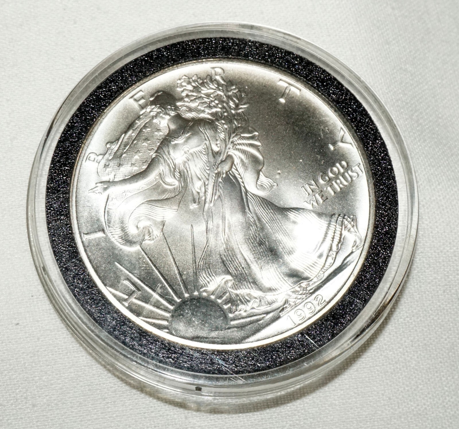 1992 US Liberty Eagle 1oz. Silver Coin in Case - Uncirculated  (ShI)