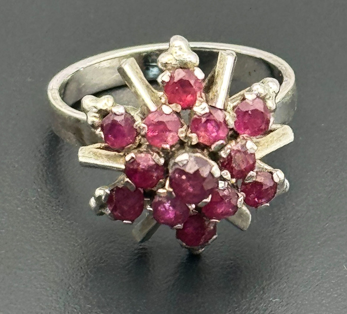 Vintage 14k White Gold Ring w Prong Set Ruby Starburst  Sz. 6 (NeW)