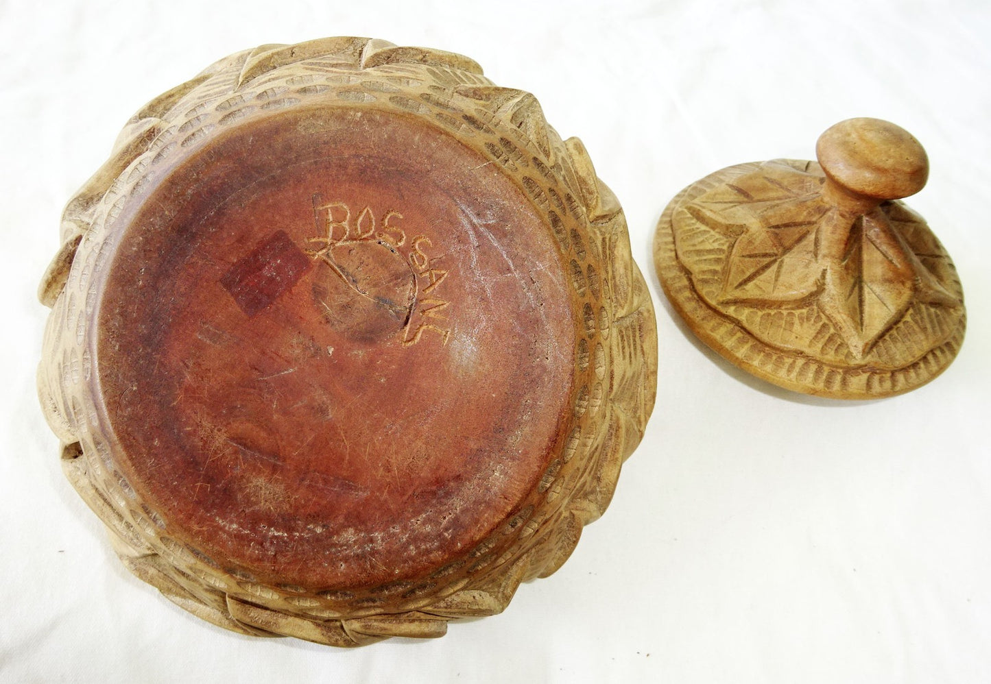 1980s Haitian Wooden Box w Relief Carved Leaf Motif signed Bossant  (Stea)