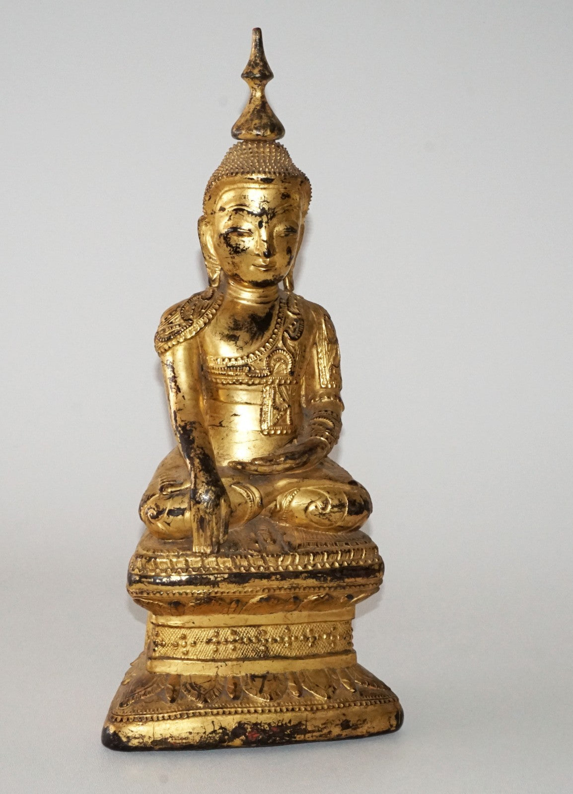 19C Shan State Gilt Lacquer Wooden Nicely Carved Seated Buddha Sculpture (AHB)