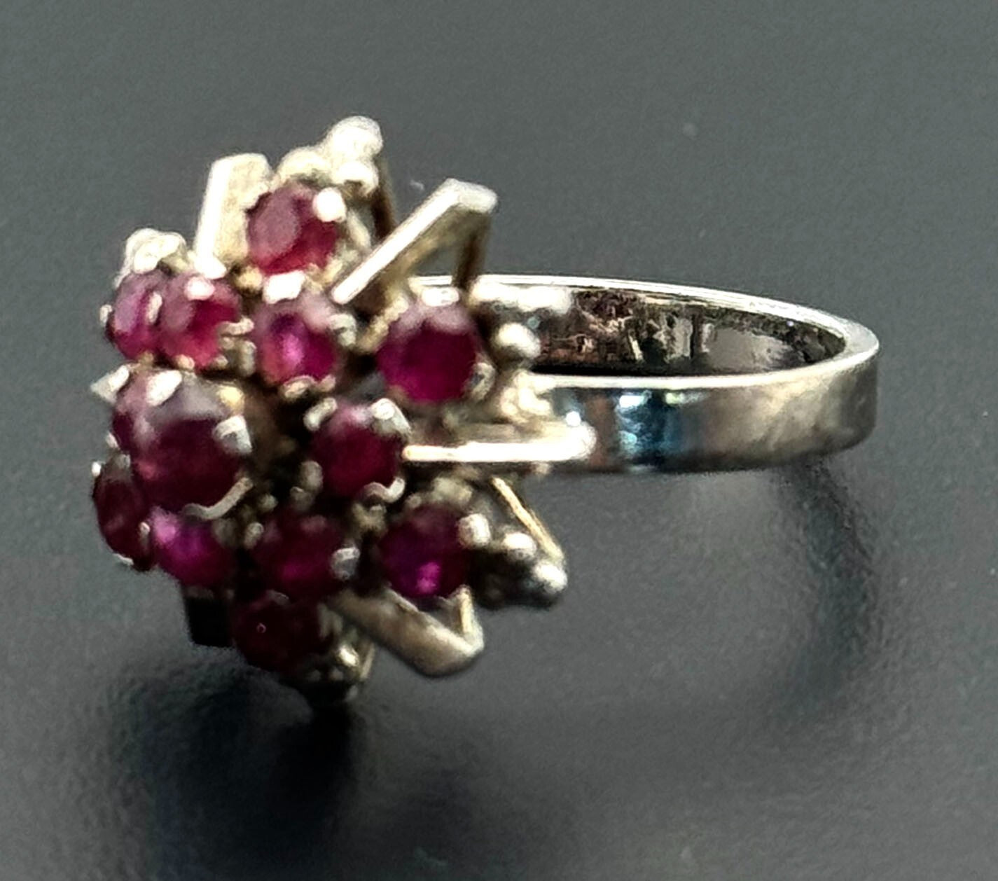 Vintage 14k White Gold Ring w Prong Set Ruby Starburst  Sz. 6 (NeW)