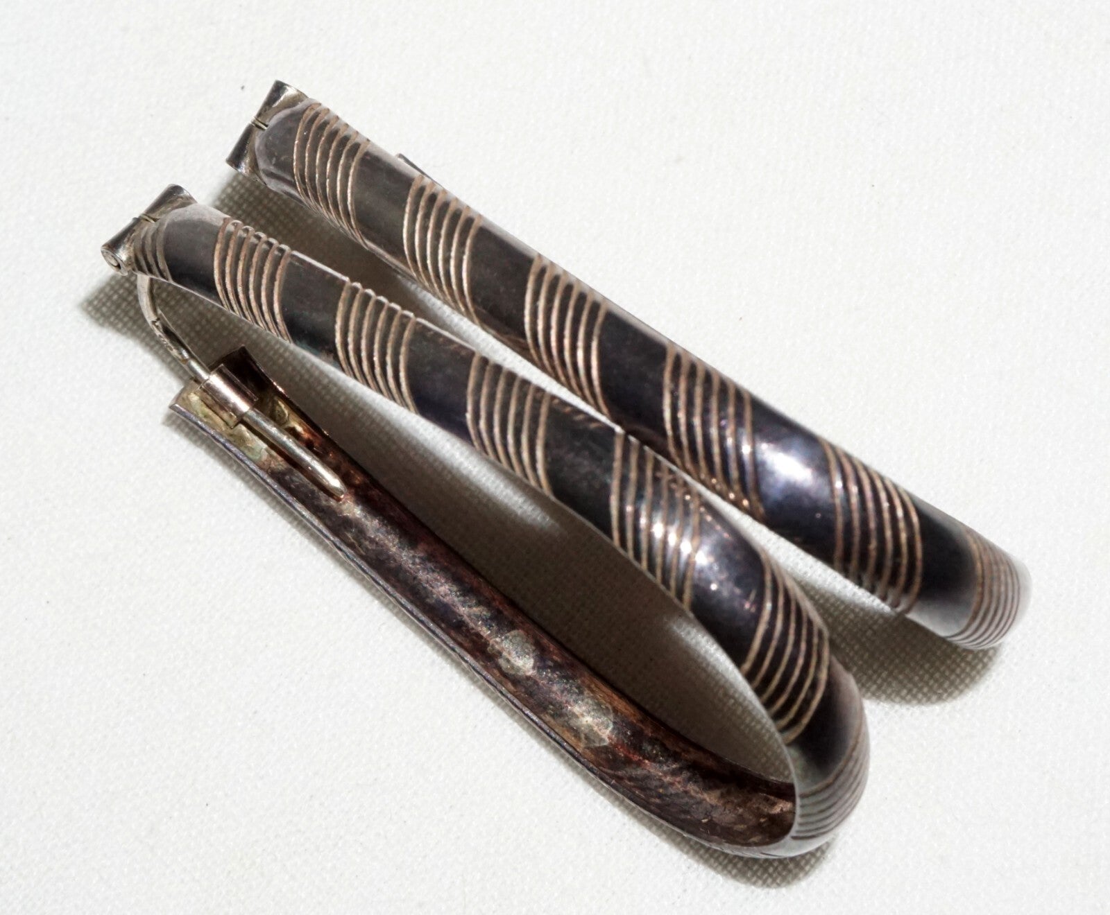 Pair Vintage Italy Modernist Sterling Silver Elongated Oval Hoop Earrings  (JoD)