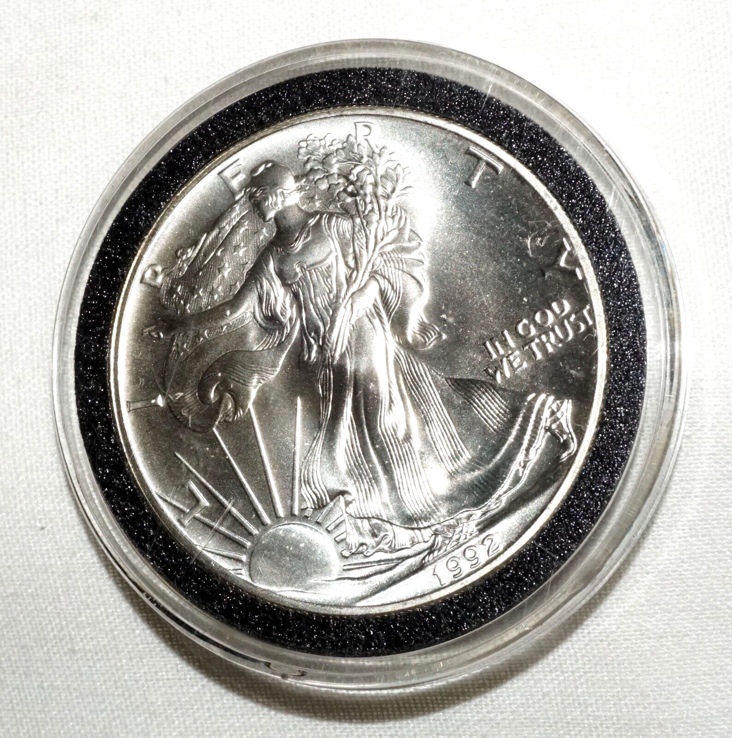 1992 US Liberty Eagle 1oz. Silver Coin in Case - Uncirculated  (ShI)