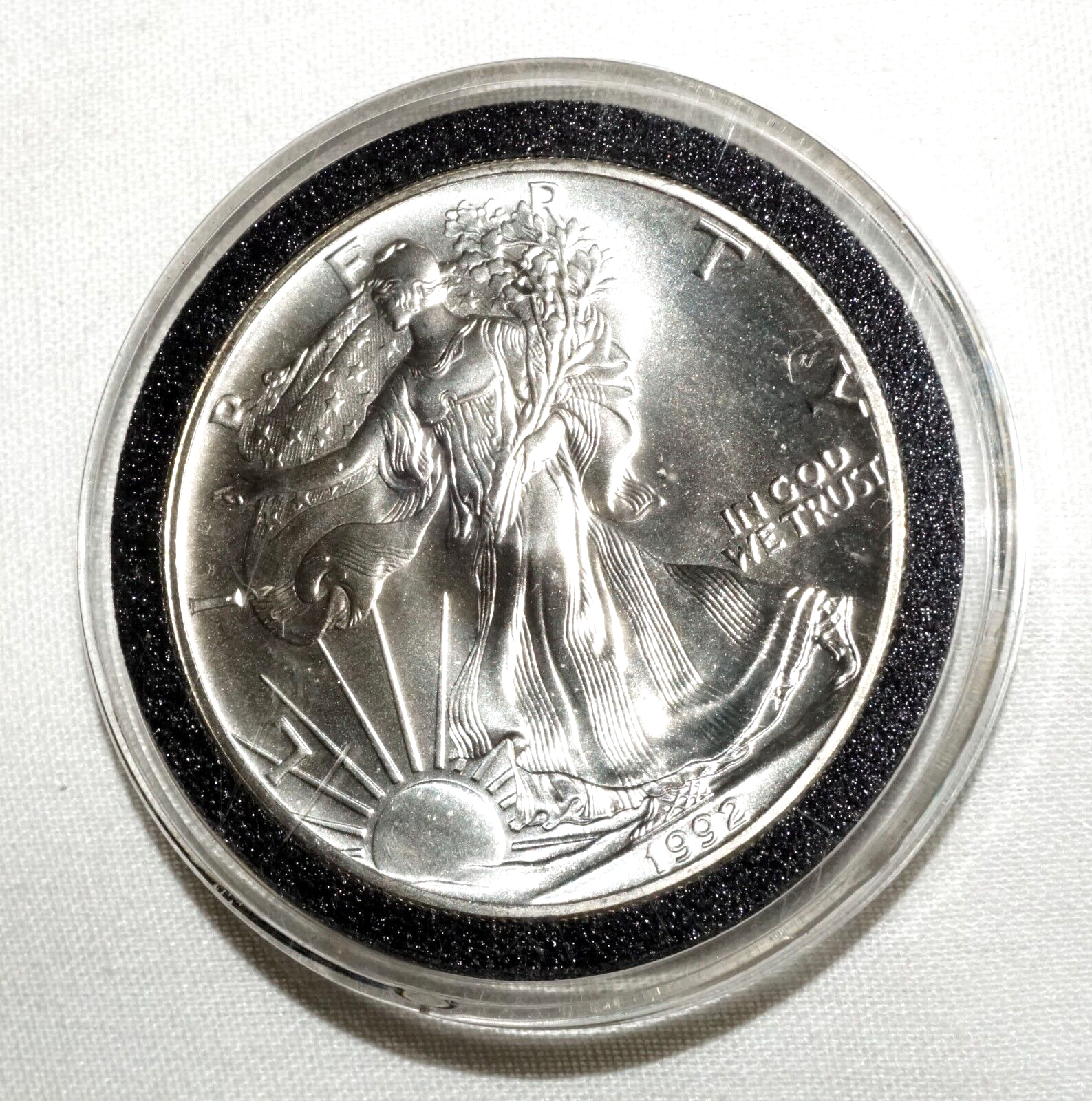 1992 US Liberty Eagle 1oz. Silver Coin in Case - Uncirculated  (ShI)