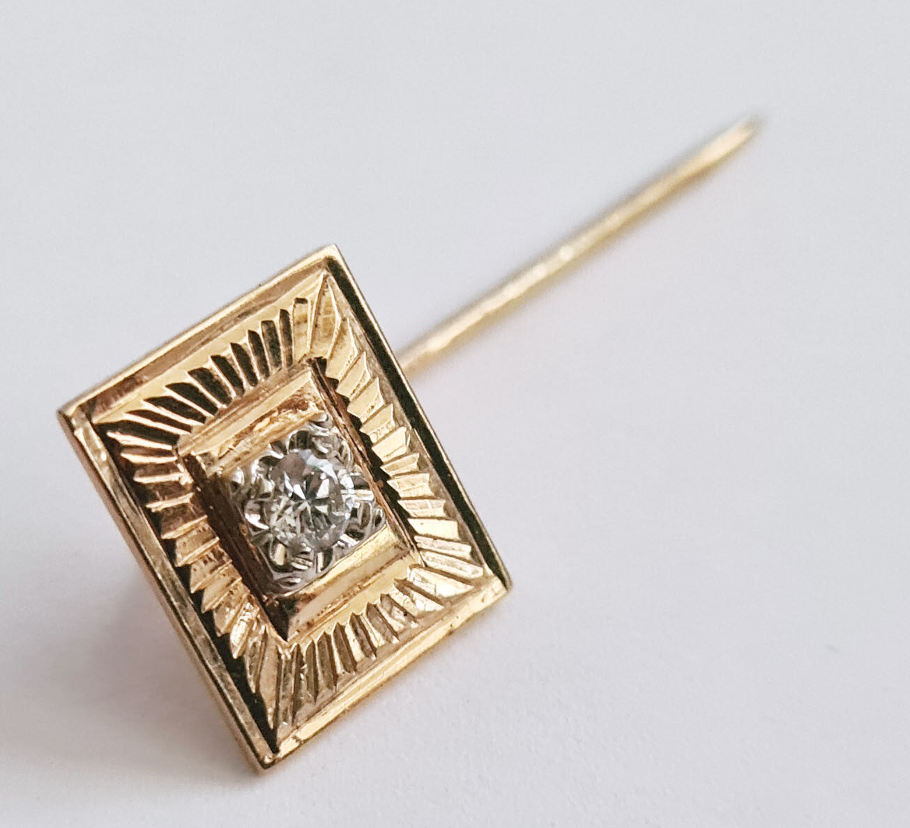 Antique 14k Yellow Gold Pin w. Diamond Accent 0.17ct.  (PiC)