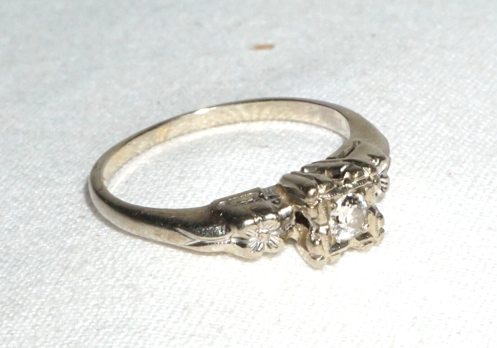 Vintage  14k White Gold Engagement Ring Sz.5.25 w. 1x Diamond Accent (BrM)L3