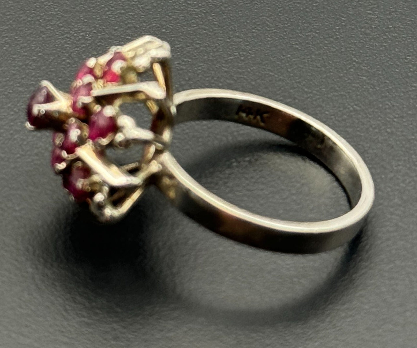 Vintage 14k White Gold Ring w Prong Set Ruby Starburst  Sz. 6 (NeW)