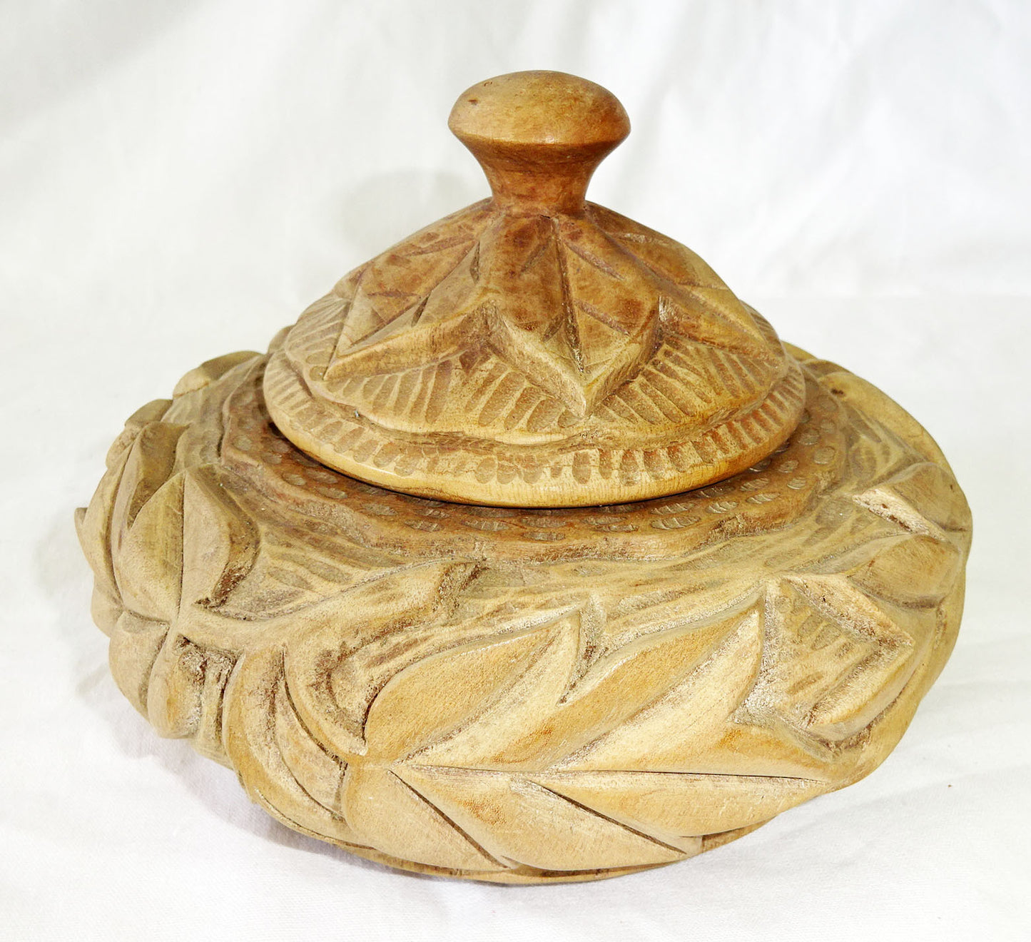 1980s Haitian Wooden Box w Relief Carved Leaf Motif signed Bossant  (Stea)