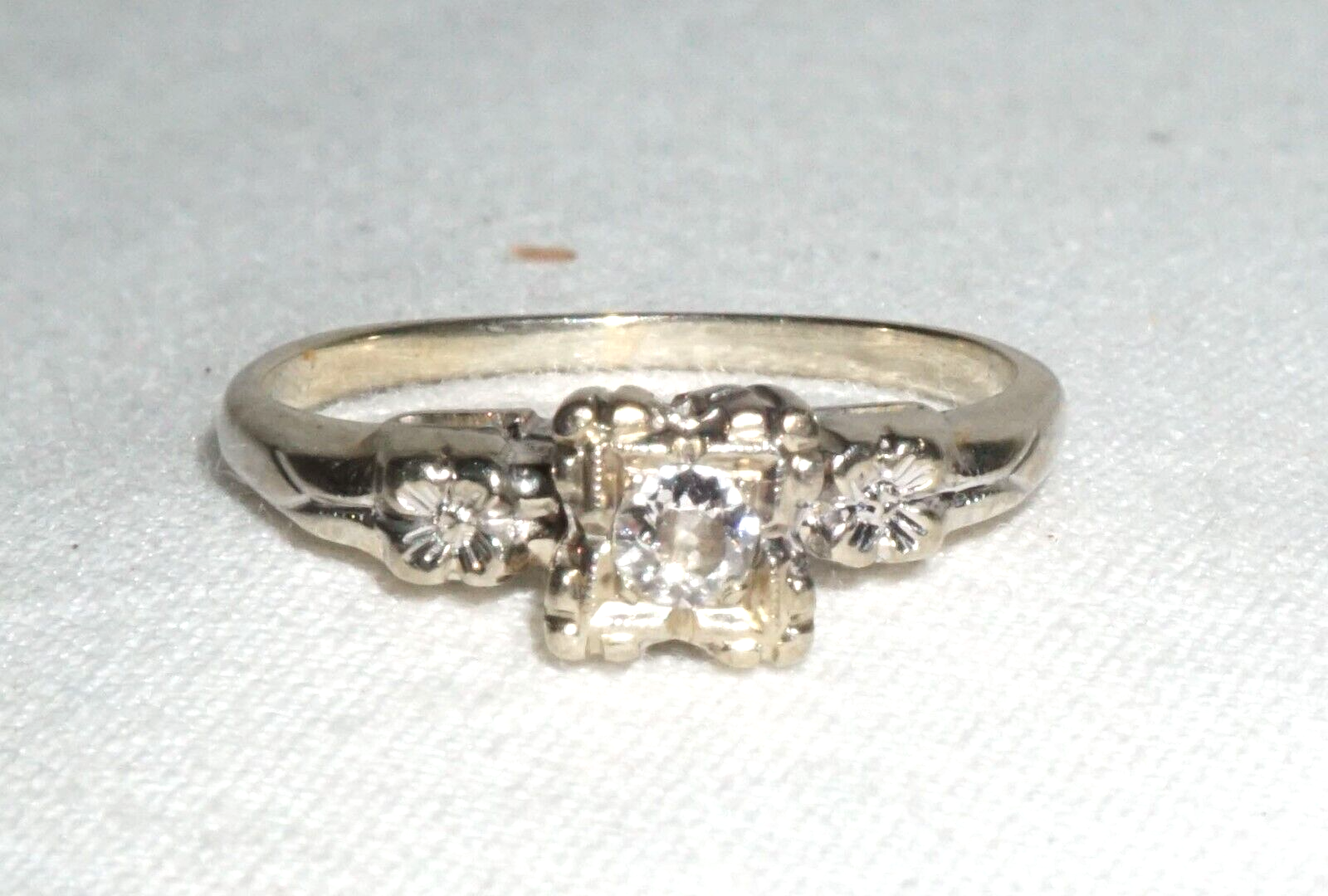 Vintage  14k White Gold Engagement Ring Sz.5.25 w. 1x Diamond Accent (BrM)L3