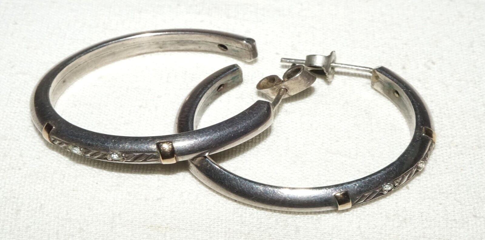 Pair Vintage US Silver Hoop Earrings w. Cubic Zirconia Accents (KiL)