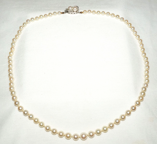 Vintage Graduated Single Strand Pearl Necklace w. 14k White Gold Clasp  (FeD)#1