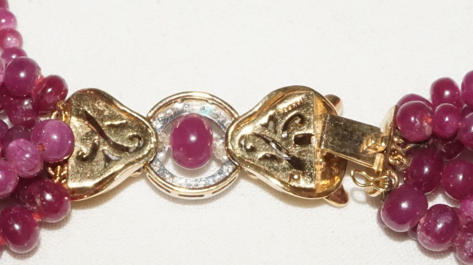 Vintage 7x Strand Ruby Bead Necklace w. 14k Y. Gold Double Leopard Clasp  (LeD)