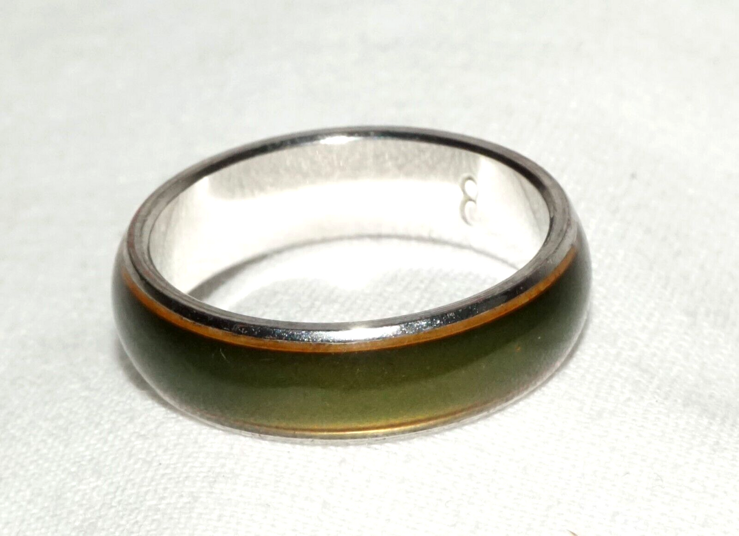 Vintage Unmarked Silver & Dark Green Enamel Ring Band Sz.8.5 (KoS) L17