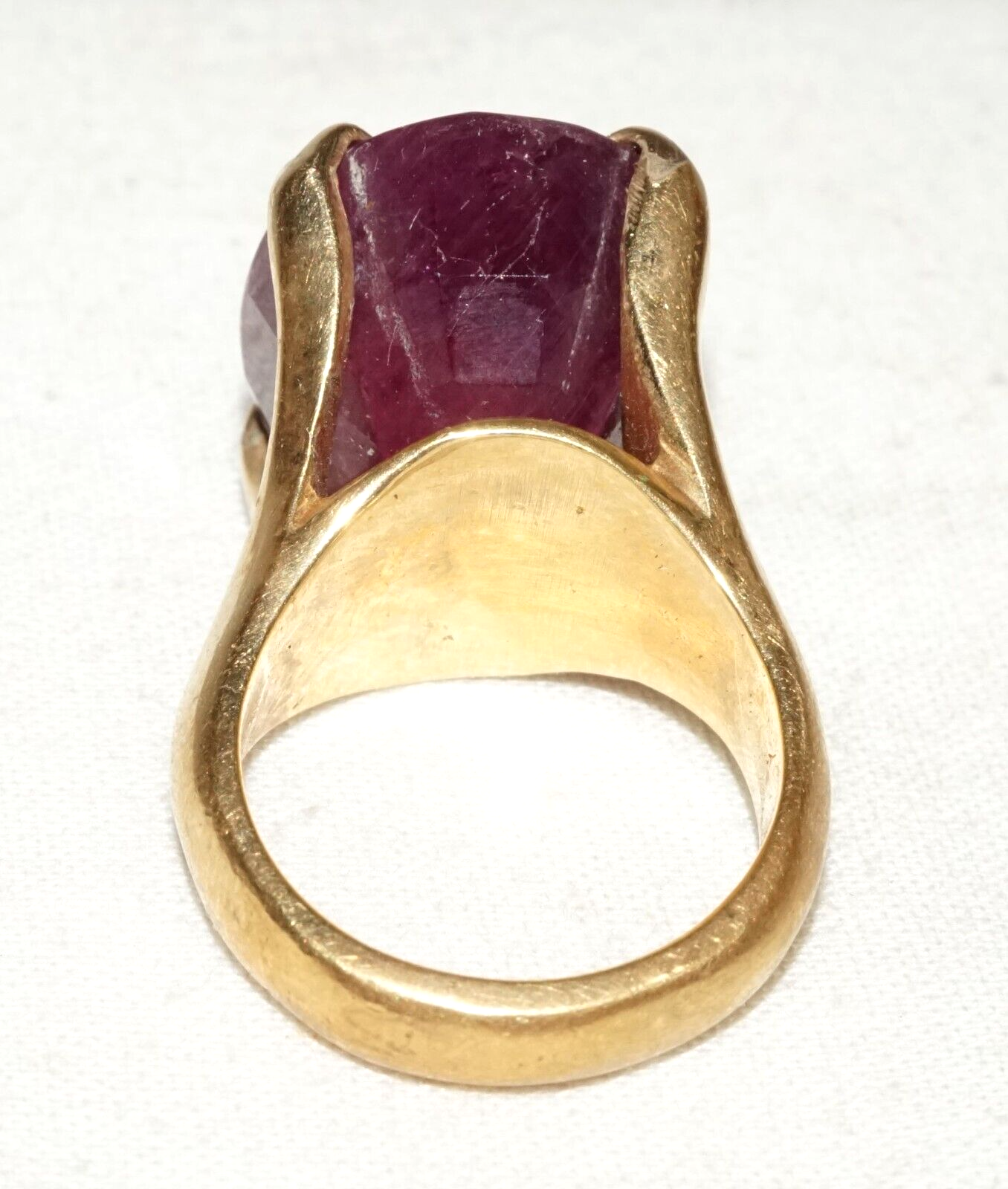 Vintage 14k Yellow Gold Ring Sz.6.75 w. 1x Large Ruby approx. 28ct. (LeS)L22